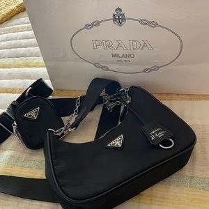 Praada Re-Edition 2005 nylon bag